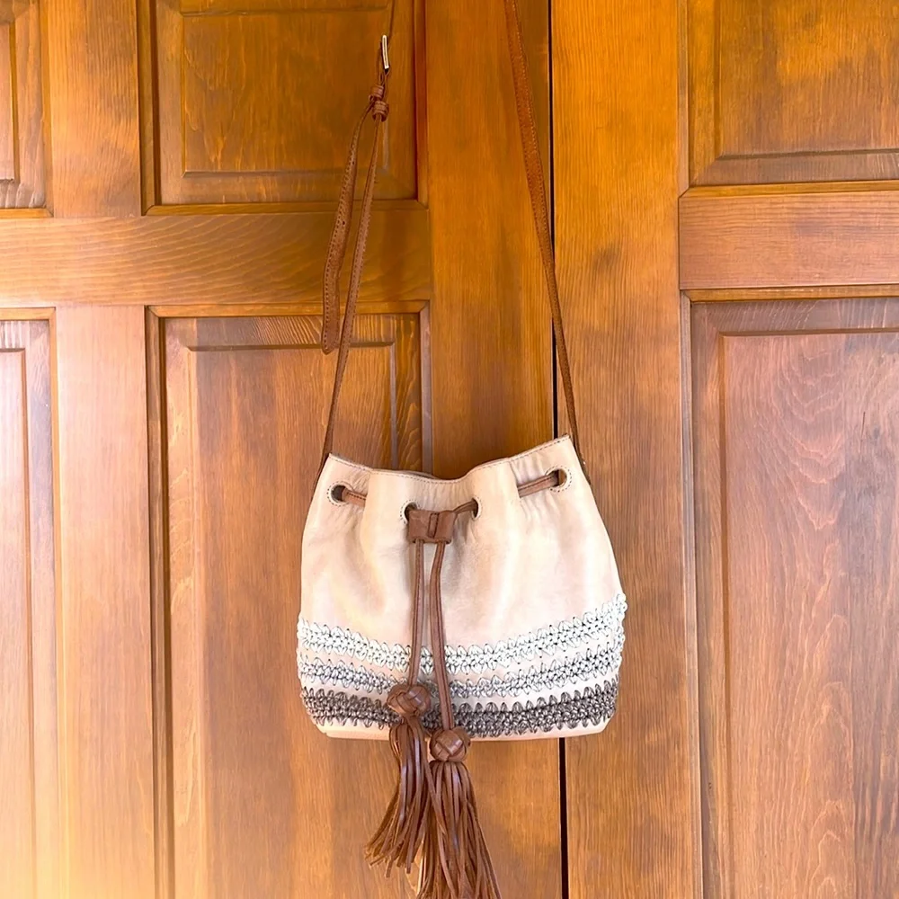 The Sak Bucket Bag - Picture 1 of 4